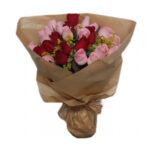 buque-com-20-rosas-sendo-10-rosas-rosas-e-10-rosas-vermelhas