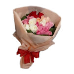 Buque de rosas colorido com 20 rosas